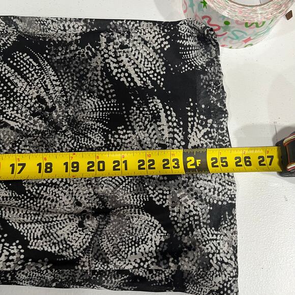 New! Christopher & Banks Black Flutter Sleeve Abstract Floral Blouse Top Medium - Picture 5 of 6